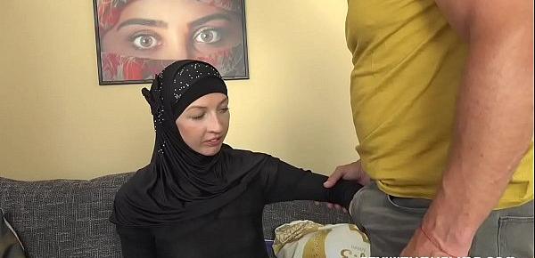  Muslim thanks her husband with amazing fuck